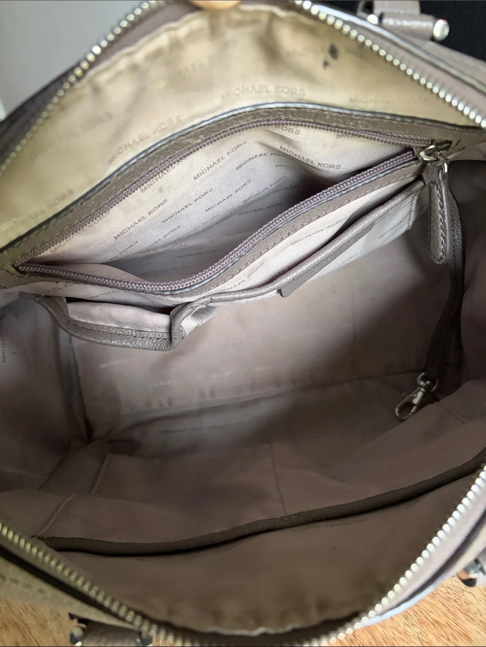 Michael Kors Mercer Medium Leather Duffel Bag - Picture 15 of 16